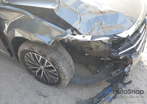 2019 Volkswagen Jetta 1.4T Sel from USA, damaged, VIN 3VWE57BU2KM110724